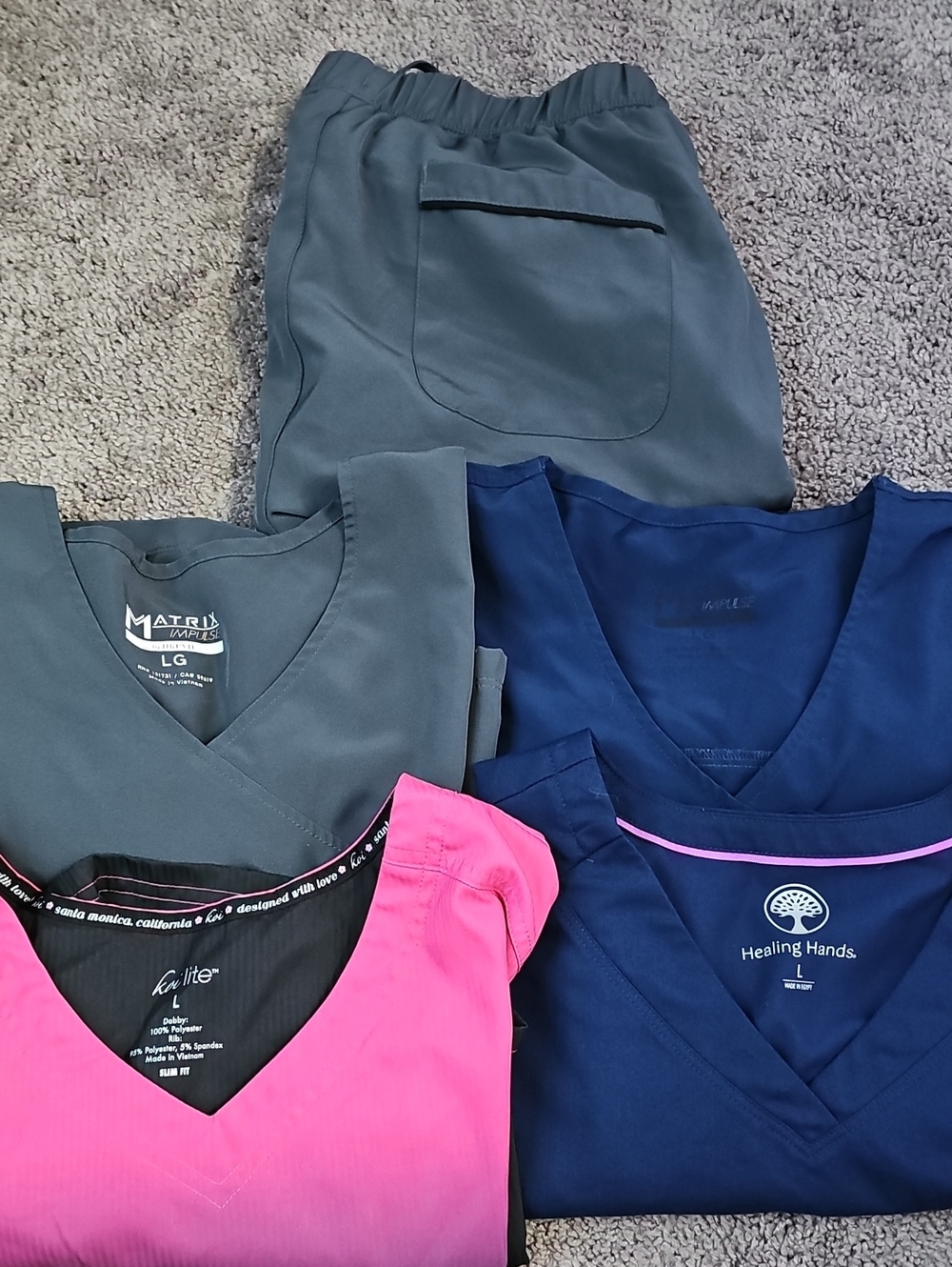Lot Of 4 Scrub Tops & 1 Scrub Bottom - 5 Pieces Size Large